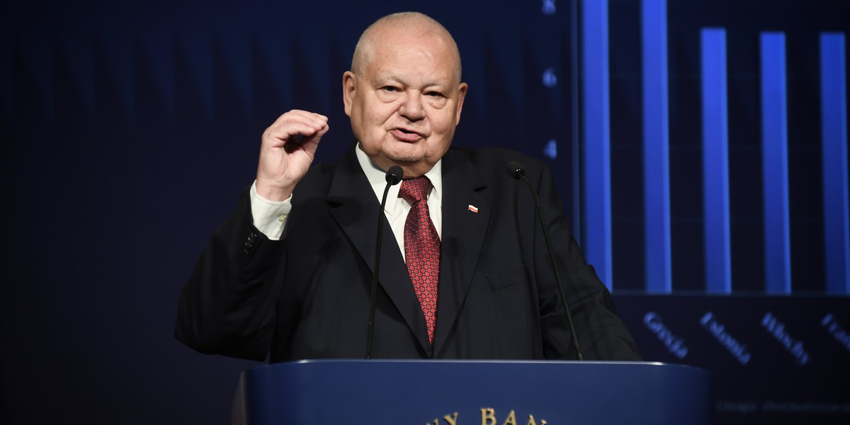 Dziś rozpoczęła się dwudniowa sesja Rady Polityki Pieniężnej, która wywołała falę emocji. Przede wszystkim podsyca optymizm kredytobiorców co do potencjalnych obniżek stóp procentowych. Rynek finansowy podziela to oczekiwanie, oczekując natychmiastowej obniżki o 50 punktów bazowych. Niemniej jednak ekspert z Konfederacji Lewiatan sugeruje, że nadchodzące wybory prezydenckie w Polsce mogą odegrać kluczową rolę. Prezes NBP Adam Glapiński konsekwentnie twierdzi, że decyzje RPP podejmowane są niezależnie od wpływów politycznych, a nasz bank centralny działa autonomicznie.
