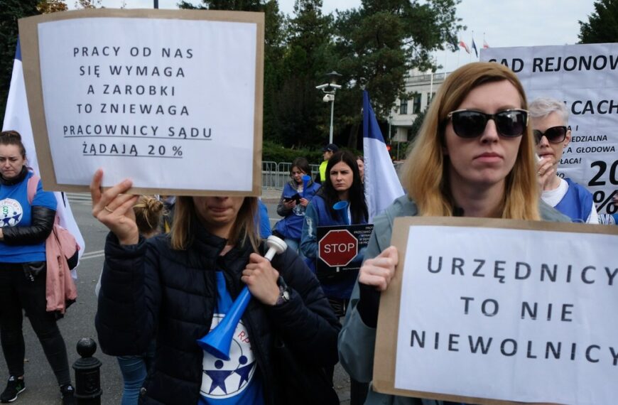 Zarobki w sektorze publicznym: duże różnice w wynagrodzeniach