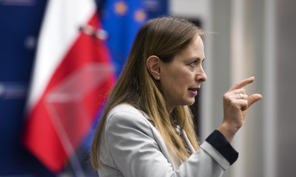 Zdaniem minister funduszy i polityki regionalnej Katarzyny Pełczyńskiej-Nałęcz konieczne jest wprowadzenie podatku katastralnego od trzeciego mieszkania będącego własnością właściciela, z uwzględnieniem zwolnień ze względu na liczbę dzieci właścicieli nieruchomości. Pełczyńska: Potrzebujemy podatku katastralnego na 3 mieszkanie. Chyba że ktoś ma dzieci
