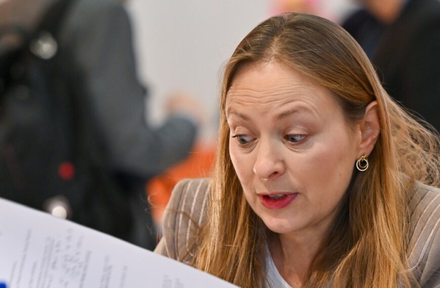 Czterodniowy tydzień pracy oznacza niższe pensje. Minister nie ma złudzeń