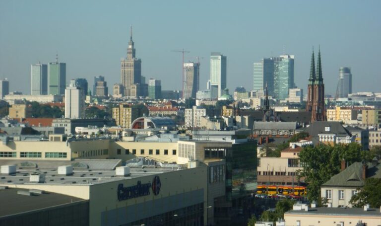 Ćwierć mieszkańców Warszawy mieszkała w przeludnionych mieszkaniach - INFBusiness
