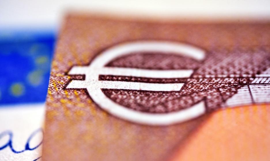 Osoby otrzymujące dochody w walutach obcych, poza euro, wkrótce będą musiały zrezygnować z zaciągania kredytów hipotecznych w polskich bankach. W ciągu kilku dni jedna z dwóch instytucji finansowych, które nadal świadczą takie usługi, przestanie udzielać kredytów mieszkaniowych w walutach obcych . Szukasz kredytu hipotecznego w obcej walucie? Opcje wkrótce jeszcze bardziej się zmniejszą