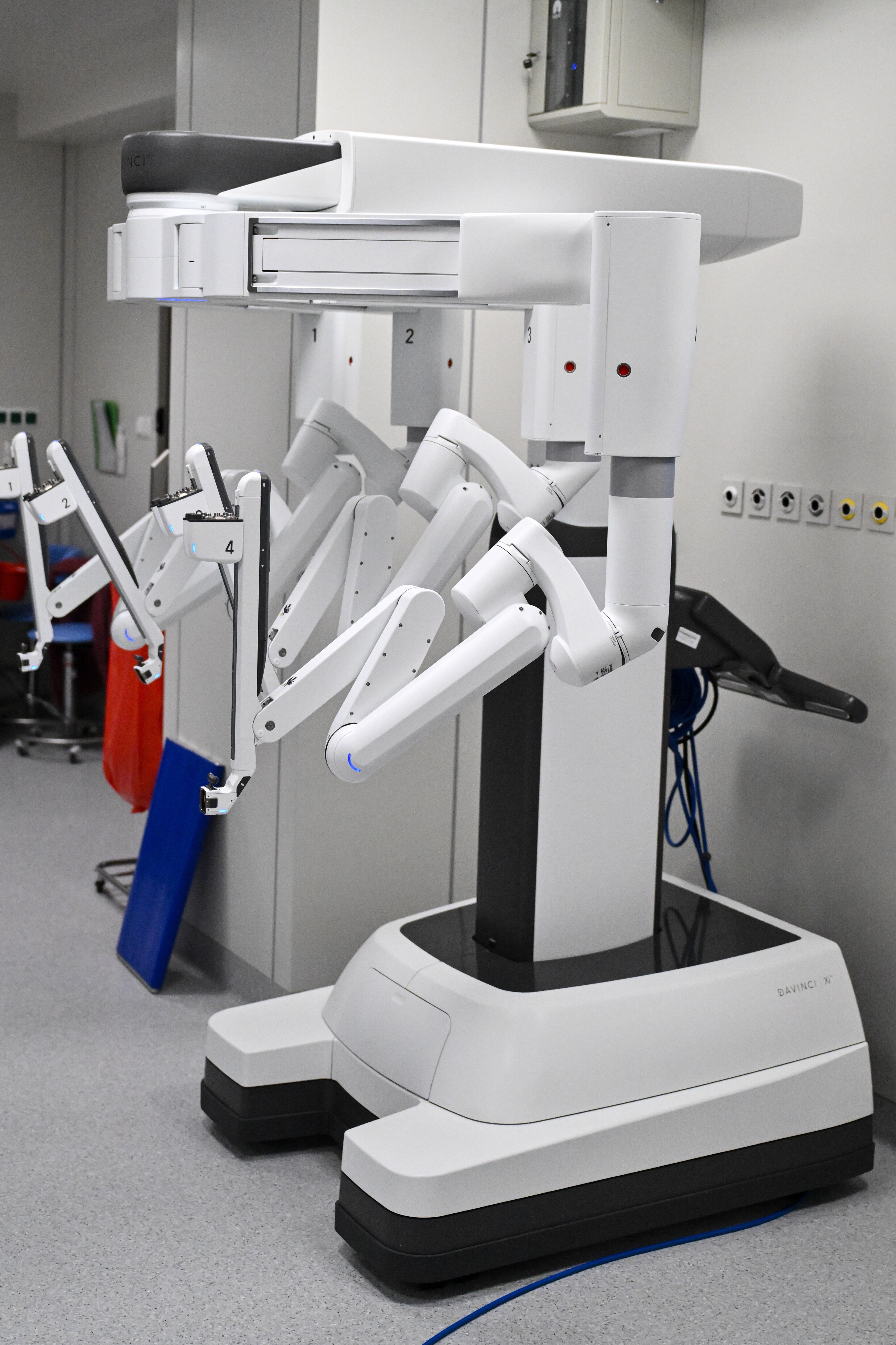 12.11.2024. Robot da Vinci w Szpitalu Uniwersyteckim we Wrocławiu. PAP/Maciej Kulczyński 1