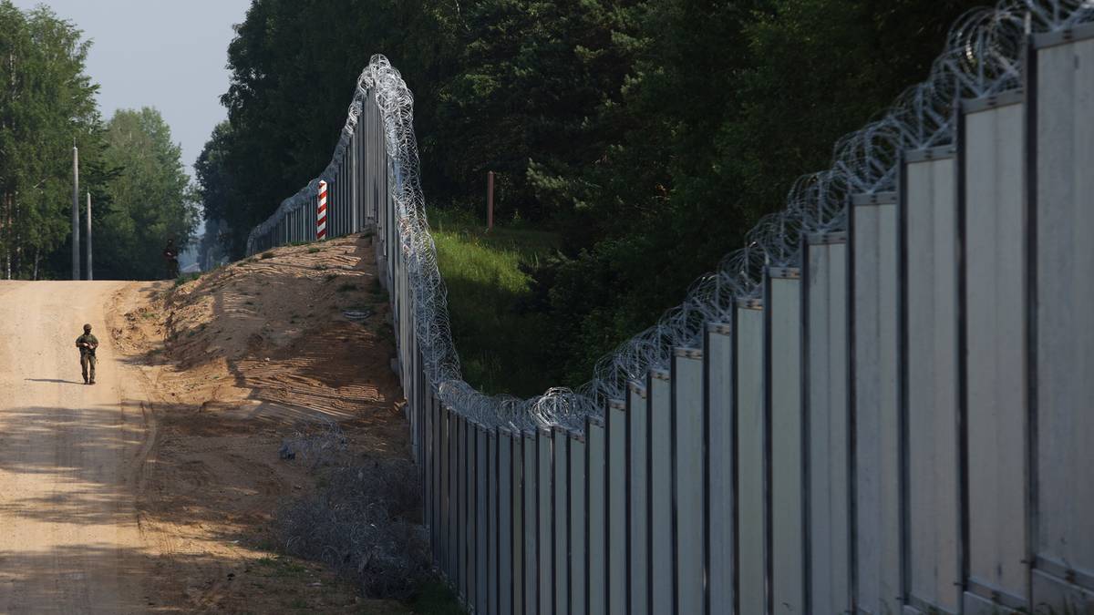 Ustanowiono nową rezolucję. Dotyczy ona strefy buforowej wzdłuż granicy z Białorusią. Nowa decyzja w sprawie granicy z Białorusią. Pojawił się podpis ministra