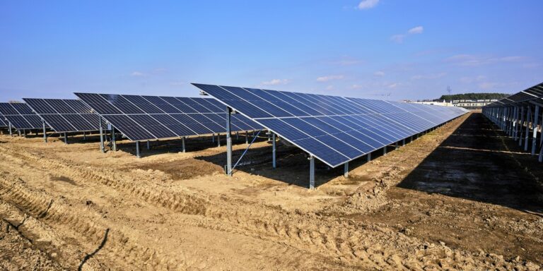 Energia odnawialna w Polsce: dlaczego marnujemy rekordowe ilości zielonej energii? - INFBusiness