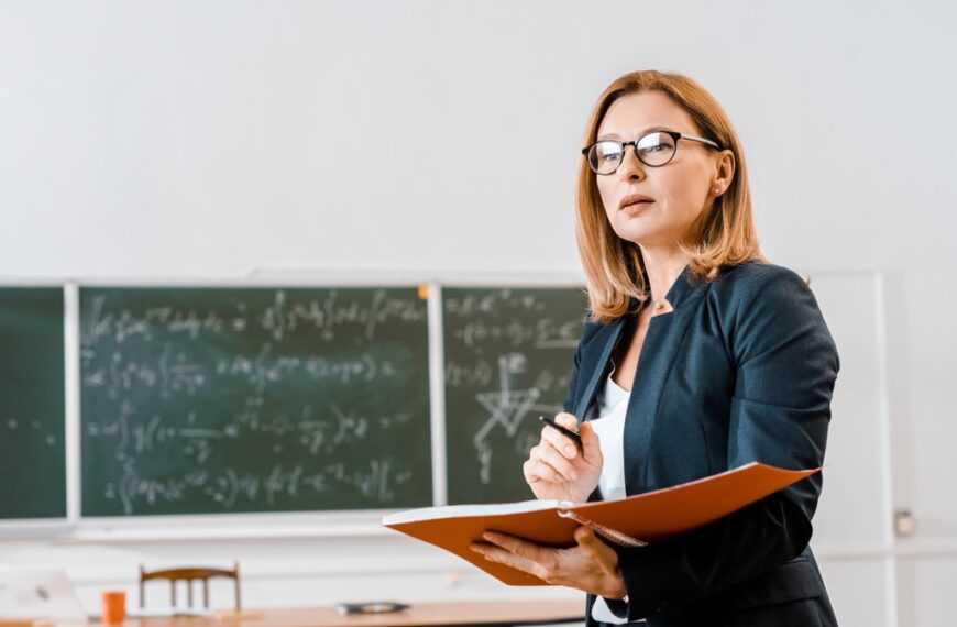 Co 6 minut nowa oferta pracy. Nauczyciele chcieli „natychmiast”