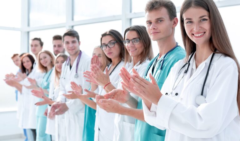 Coraz mniej mężczyzn na studiach medycznych. Wykluczenie edukacyjne? - INFBusiness