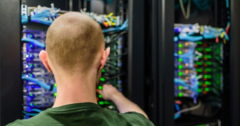 Wzrost stanowisk i wynagrodzeń. Tak wyglądała praca w Polsce w 2024 roku - INFBusiness