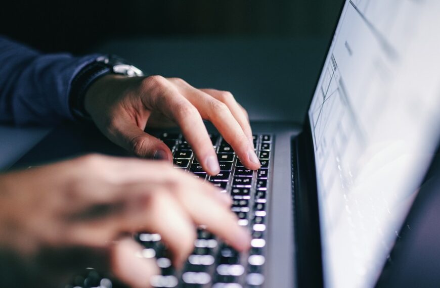 Digitalizacja biznesu w 2025 roku. Jak przygotować firmę na transformację cyfrową?