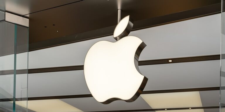 Donald Trump grozi Apple. Chodzi o iPhone’y - INFBusiness