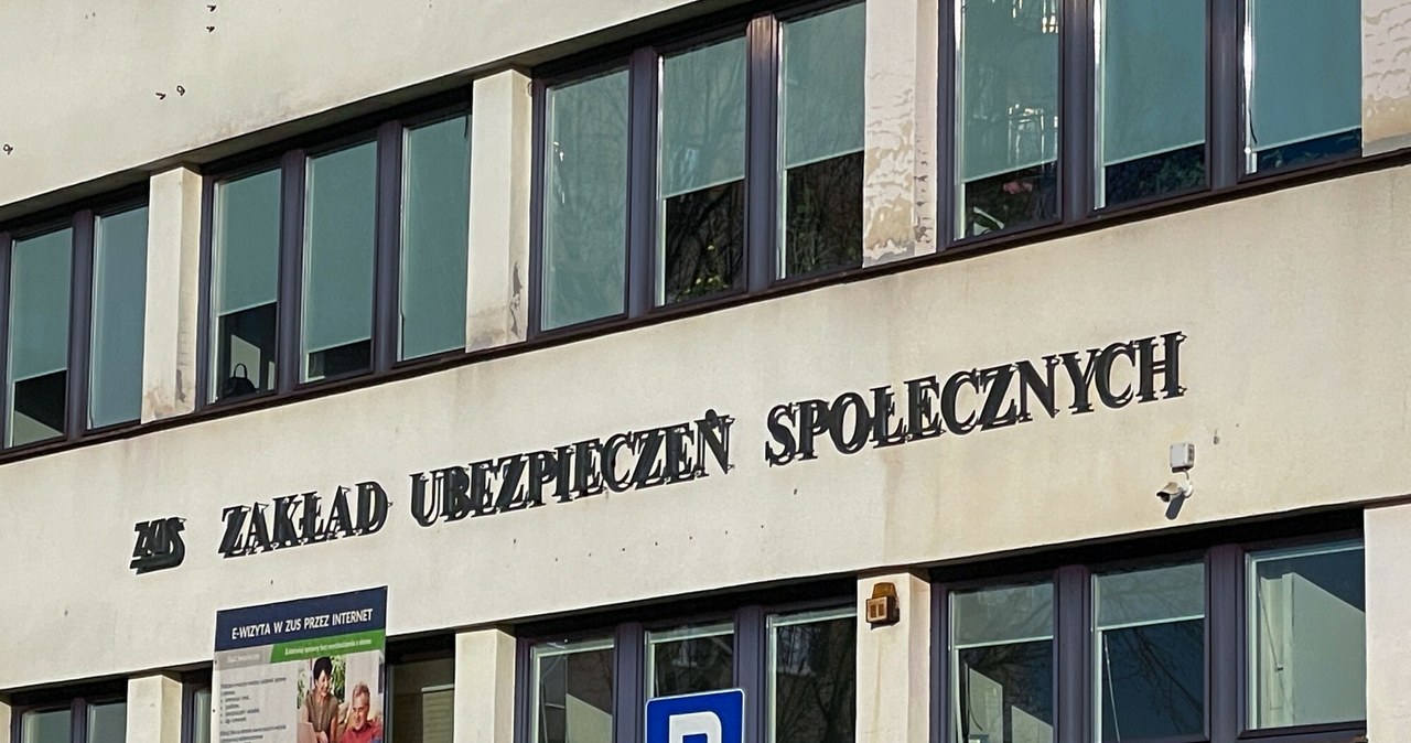 Pracowali na „śmieciarkach” i „nielegalnie”. Dzieci zostały z niczym Renta rodzinna to forma wsparcia wypłacana przez Zakład Ubezpieczeń Społecznych /Wojciech Laski /East News