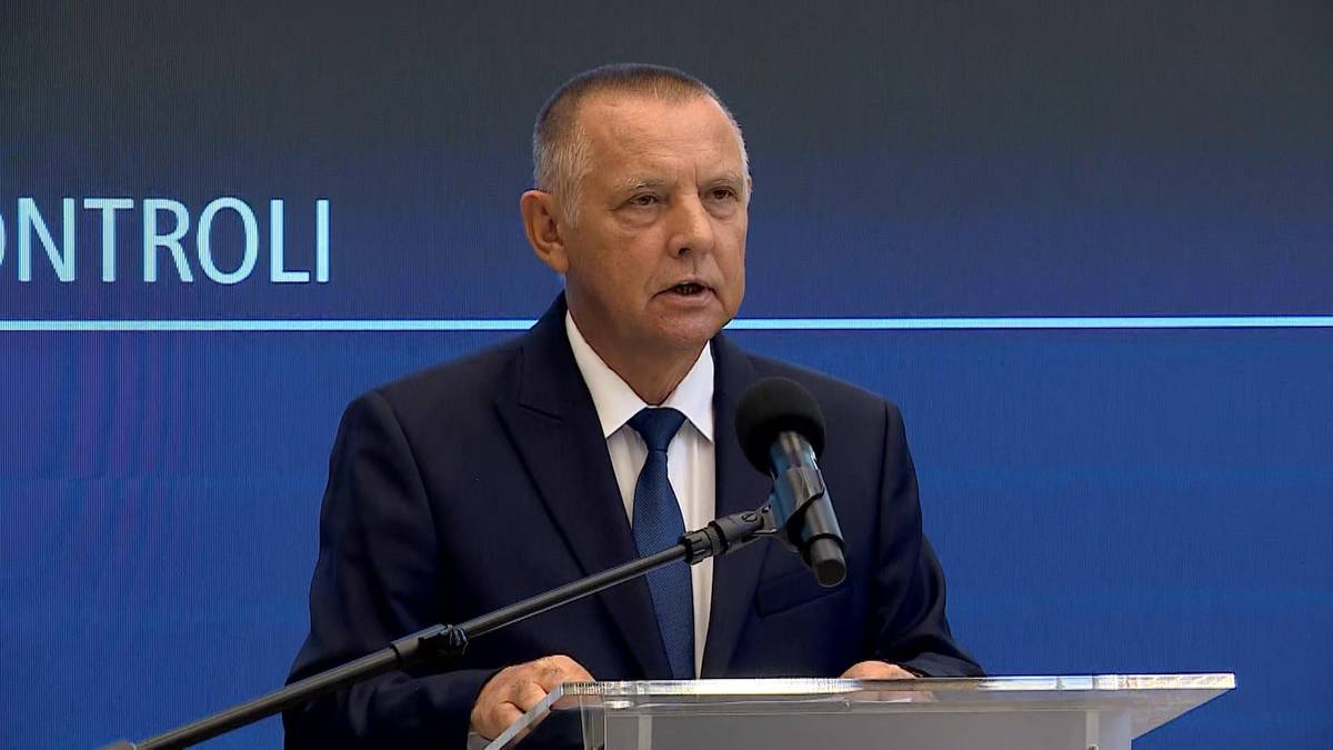 Delegacja NIK do Chin wywołała znaczącą debatę wśród urzędników. NIK w delegacji do Chin. Media: Marian Banaś zabrał ze sobą żonę