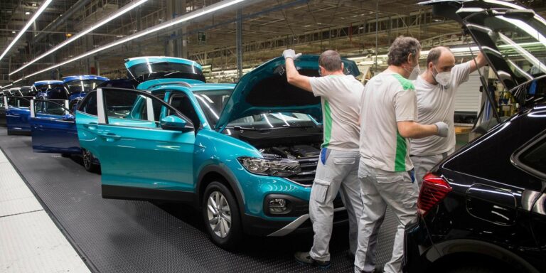 Volkswagen szykuje rewolucję w swojej fabryce. Czterodniowy tydzień pracy - INFBusiness