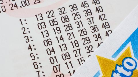 11 szóstek Lotto. Prof. Andrzej Sokołowski komentuje w TVN24 11 szóstek Lotto. Komentarz prof. Andrzeja Sokołowskiego