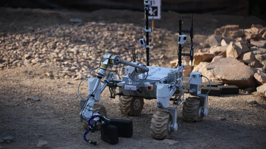 6 września 2024 r. Na Akademii Górniczo-Hutniczej w Krakowie odbyła się 10. edycja European Rover Challenge, zawodów łazików marsjańskich. PAP/Łukasz Gągulski
