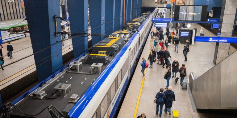 Rekordowa liczba pasażerów polskiego przewoźnika kolejowego. Ruch wzrósł o 60 procent na jednej trasie. - INFBusiness