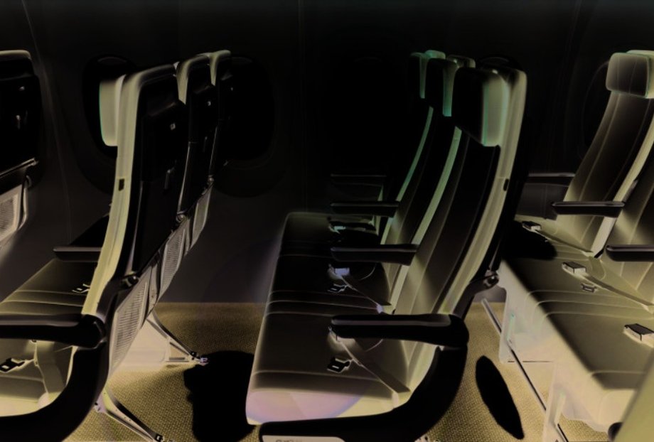 Polskie Linie Lotnicze LOT otrzymały pierwszą partię nowoczesnych foteli od Recaro Aircraft Seating. Są one przeznaczone do samolotów Boeing 737 MAX 8, które przewoźnik wkrótce otrzyma. Fotele zostaną przetransportowane drogą morską do fabryki Boeinga w Seattle, gdzie zostaną zamontowane na pokładzie. Wizualizacja nowego wnętrza Boeinga 737 MAX 8 w barwach LOT-u