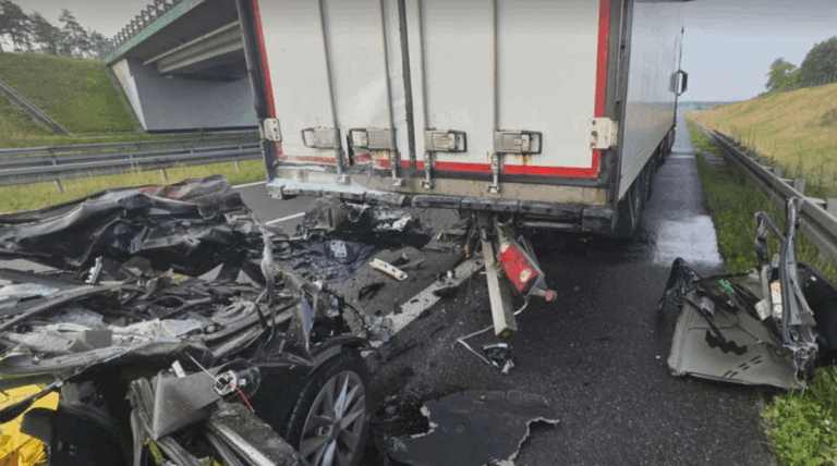 Tragiczny wypadek na drodze ekspresowej S7. Zginęły trzy osoby, w tym dziecko. - INFBusiness