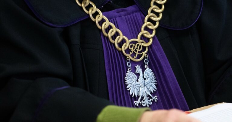 Minister ogłosił decyzję. Waldemar Żurek zapowiada podwyżkę pensji o 1000 zł. - INFBusiness
