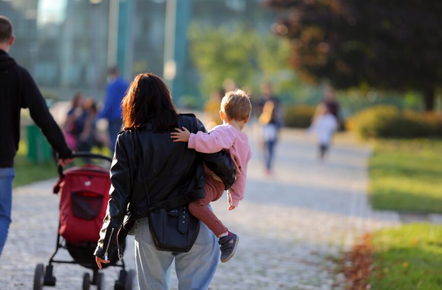 Ponad 800 nieściągalnych świadczeń od cudzoziemców. Ujawniamy, ile nienależnych świadczeń odzyskał ZUS