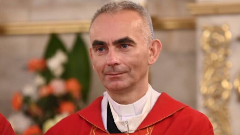 Polski ksiądz odrzuca prośbę papieża. Rezygnuje z urzędu biskupa. - INFBusiness