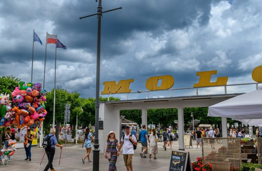 Tak chcą zachęcić ludzi do pracy nad morzem. Oferują 12 000 zł…