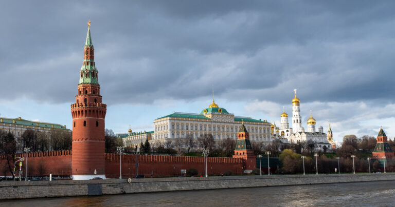 Putin ma problem. W Rosji brakuje rąk do pracy, a lekarze są sprowadzani z Indii. - INFBusiness