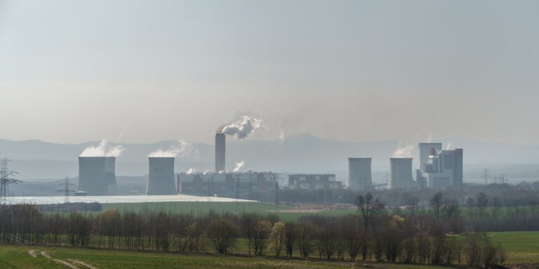 Unia Europejska: emisja gazów cieplarnianych wzrośnie w 2025 r. - INFBusiness