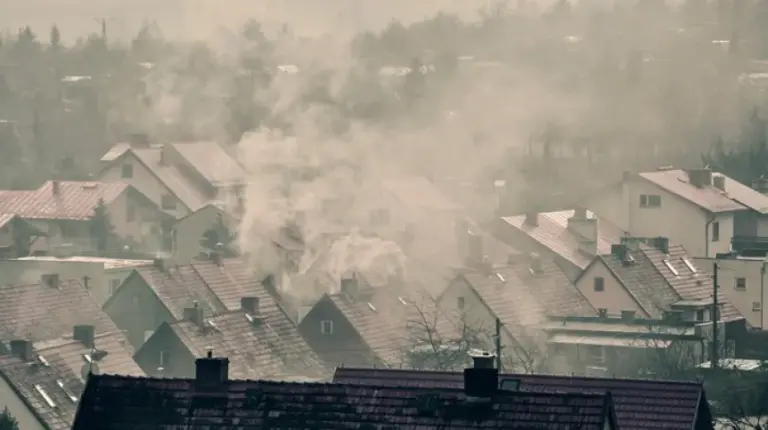 Alarm smogowy: W Polsce wciąż oddychamy bardzo zanieczyszczonym powietrzem. - INFBusiness