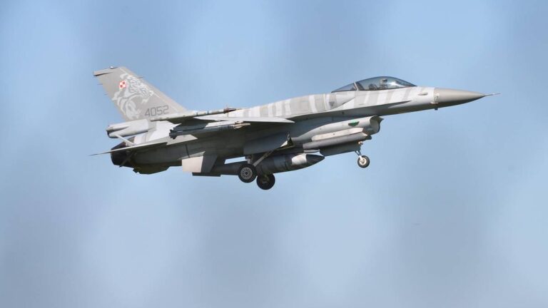 Gen. Kukuła wspominał swoje rozmowy z pilotem: „Spędził miesiące, próbując mnie przekonać”. - INFBusiness