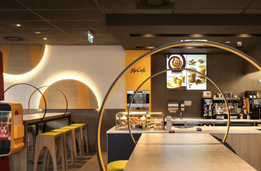 Franczyzobiorca McDonald's gra zespołowo. Artur Pokorski łączy biznes z wartościami.