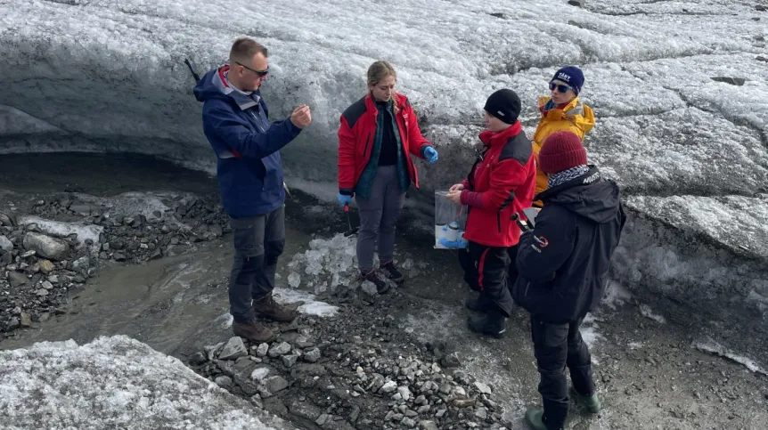 Trwa rejs badawczy Uniwersytetu Wrocławskiego GeoArctic Expedition 2025 na Spitsbergen
