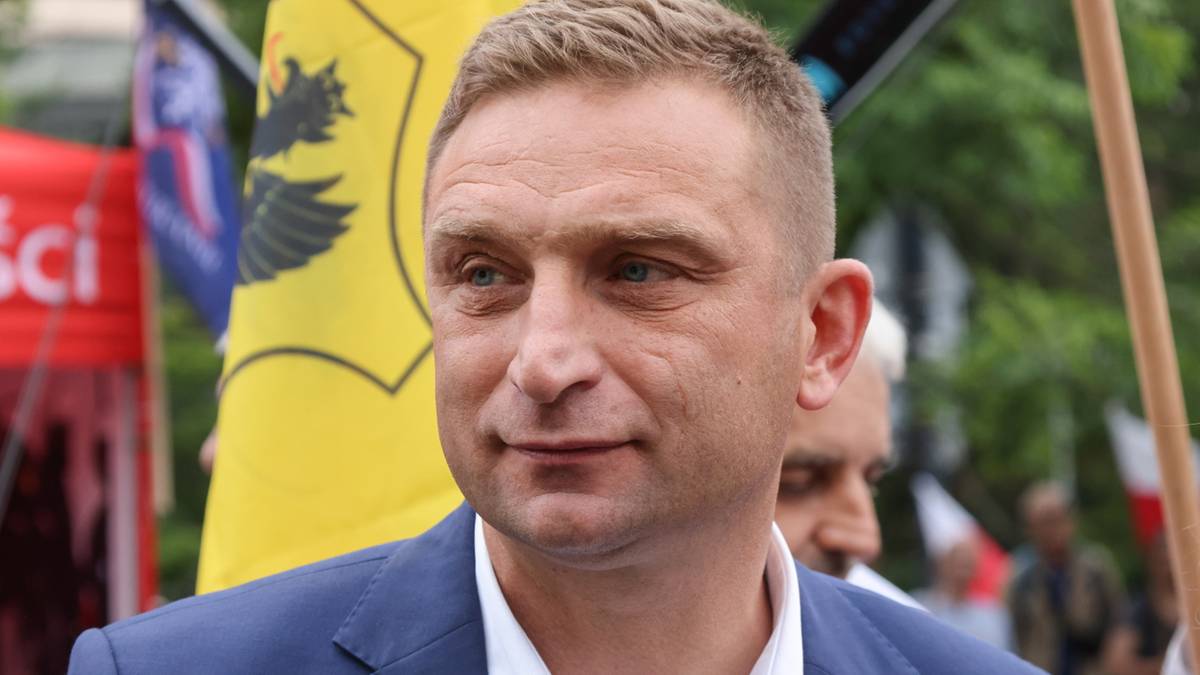 Burza prawna wokół Roberta Bąkiewicza? Prokuratura zmienia stanowisko