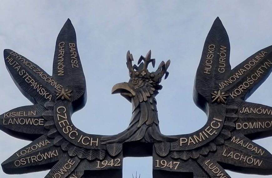 Pomnik Ofiar Zbrodni Wołyńskiej został zdewastowany. Policja poszukuje sprawcy.