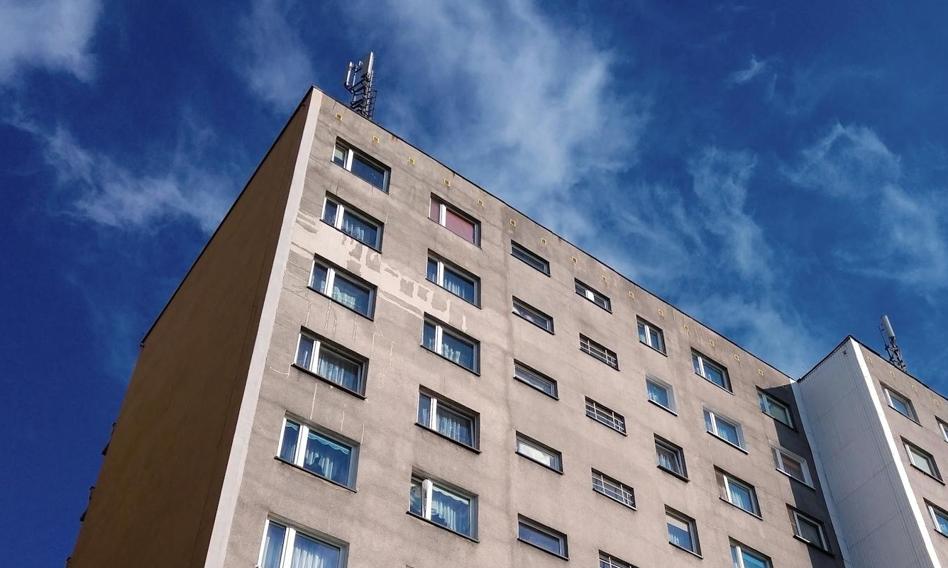 Większość instytucji finansowych obniżyła swoje stopy procentowe w sierpniu w porównaniu z korektami stóp sprzed lipca. Choć zmiany te są znaczące, pozostają one generalnie niewielkie, zazwyczaj o kilka punktów bazowych. Homeopatyczne zniżki na kredyty hipoteczne o stałym oprocentowaniu. Tańsze w prawie każdym banku.