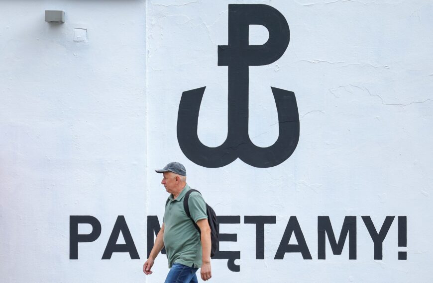 Sondaż Rzeczpospolitej: Czy Powstanie Warszawskie powinno wybuchnąć? Polacy podzieleni, ale mniej