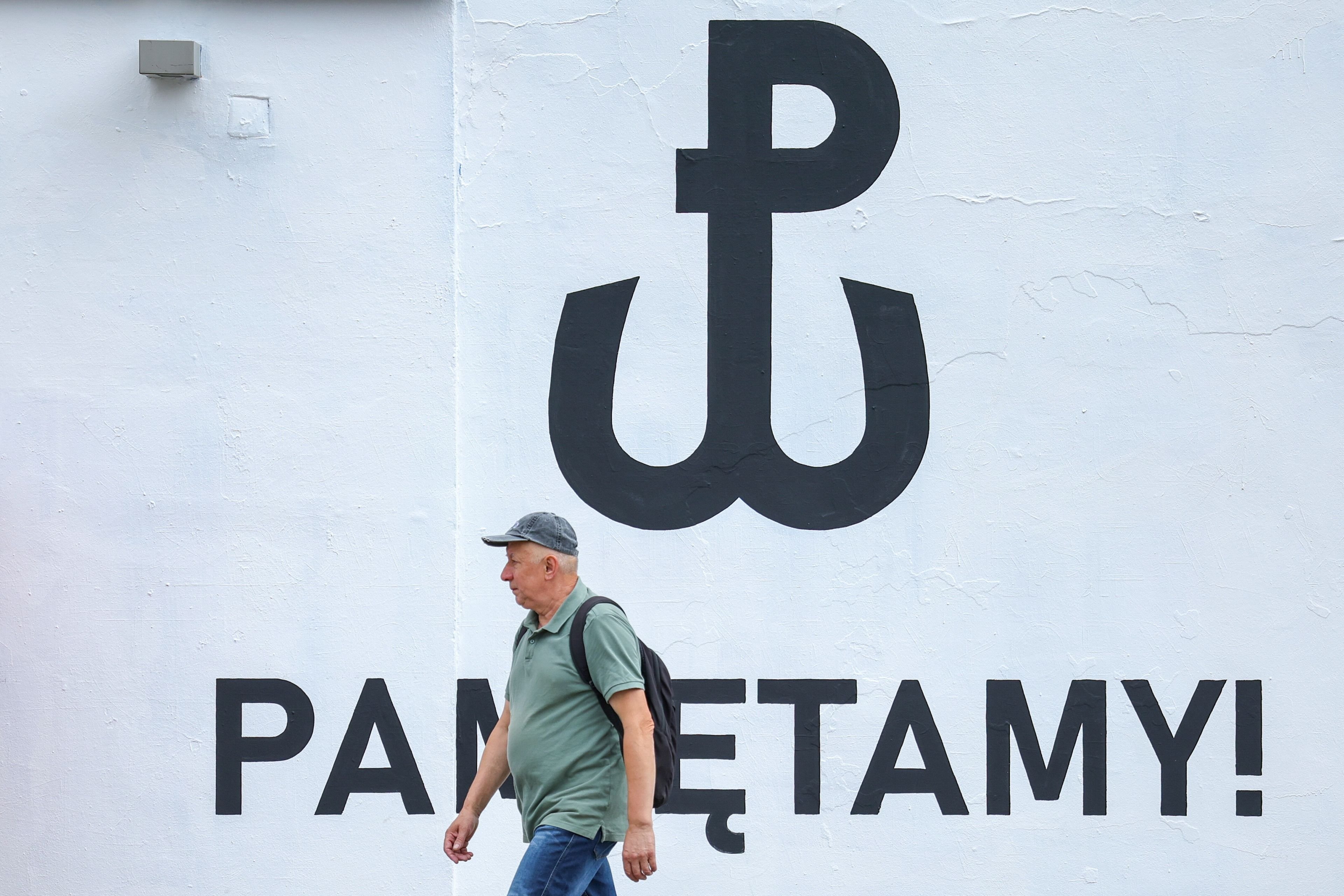 Sondaż Rzeczpospolitej: Czy Powstanie Warszawskie powinno wybuchnąć? Polacy podzieleni, ale mniej - INFBusiness