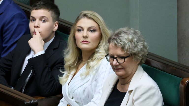 Rodzina wspierała Nawrockiego. Jedna osoba zaginęła. - INFBusiness