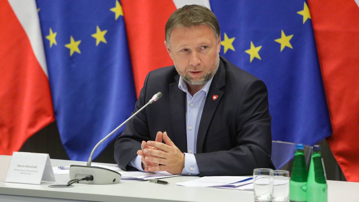 Przedłużono kontrole graniczne. Rząd wyznacza nowy szlak migracyjny.