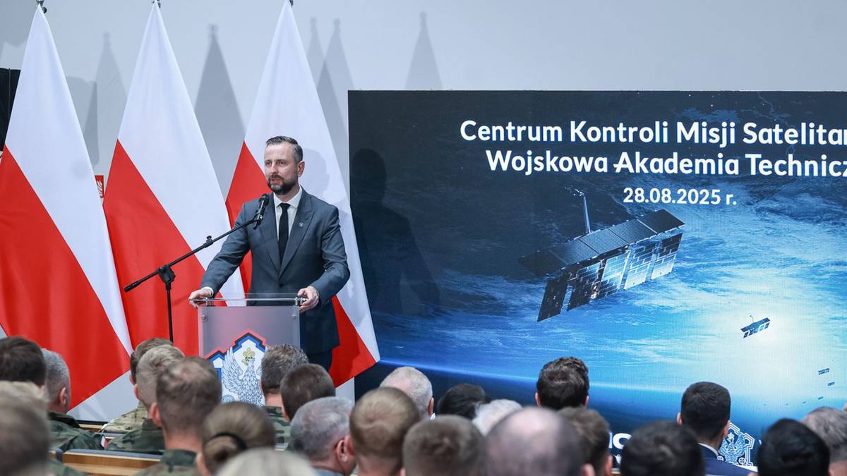 Władysław Kosiniak-Kamysz podczas wystrzelenia pierwszego polskiego satelity Wojsko Polskie rusza na podbój kosmosu. Wicepremier zapowiada