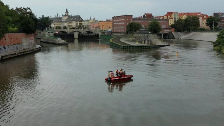 Dramat we Wrocławiu. Ciało młodego mężczyzny wyrzucone na brzeg Odry. - INFBusiness