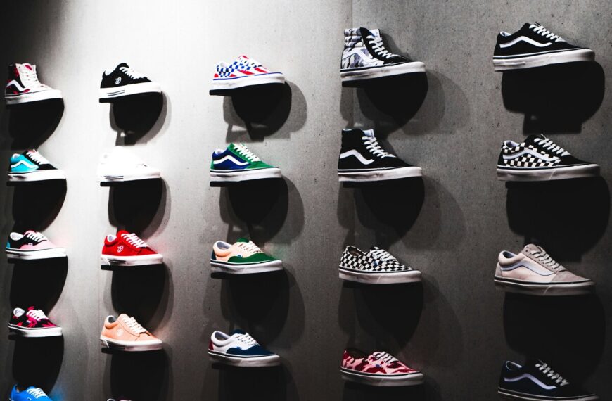 Vans zamyka swoje sklepy stacjonarne. 140 lokalizacji zniknęło z mapy.