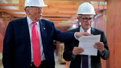 Fed stawia czoła żądaniom Trumpa przed kluczową decyzją w sprawie stóp procentowych.