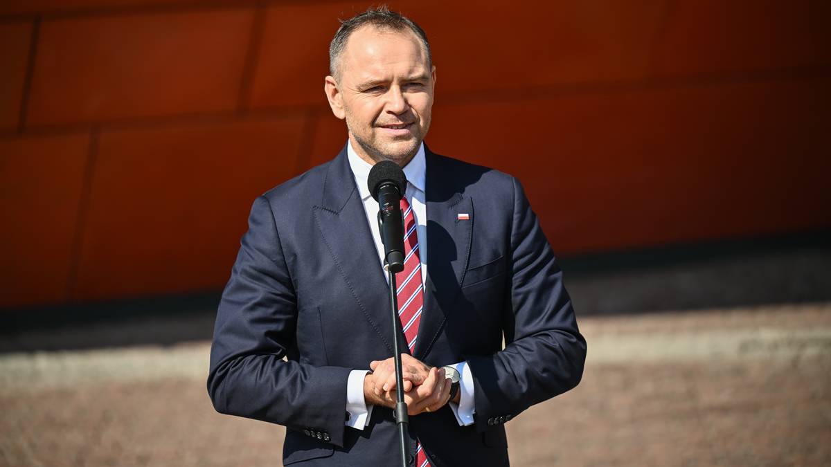 Karol Nawrocki wziął udział w rozmowach z Donaldem Trumpem, podkreślając ważny moment historyczny dla Polski.