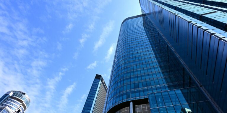 Stopy procentowe spadły, a zyski banków wciąż rosną. Oto dlaczego - INFBusiness