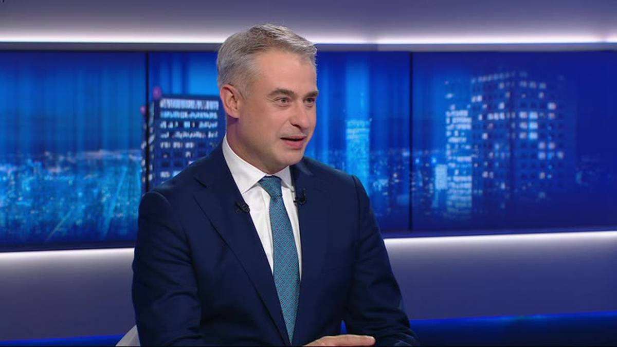 Tomasz Siemoniak w „Graffiti” Tomasz Siemoniak w „Graffiti”. Oglądaj od 7:40 - INFBusiness