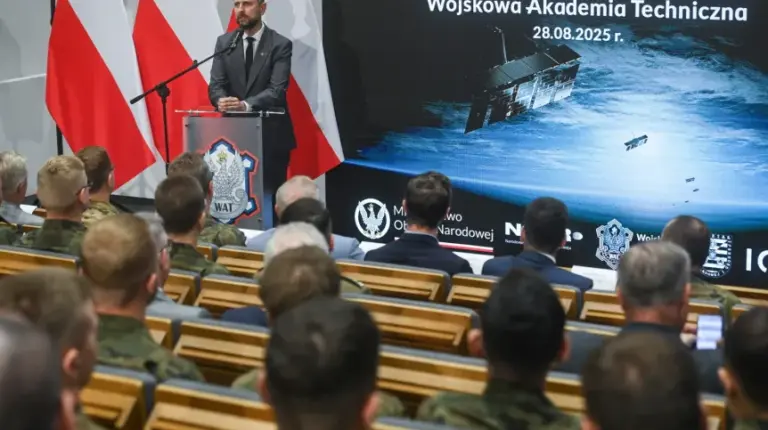 Minister Obrony Narodowej: Pierwsze polskie satelity zostaną wystrzelone na orbitę w listopadzie - INFBusiness