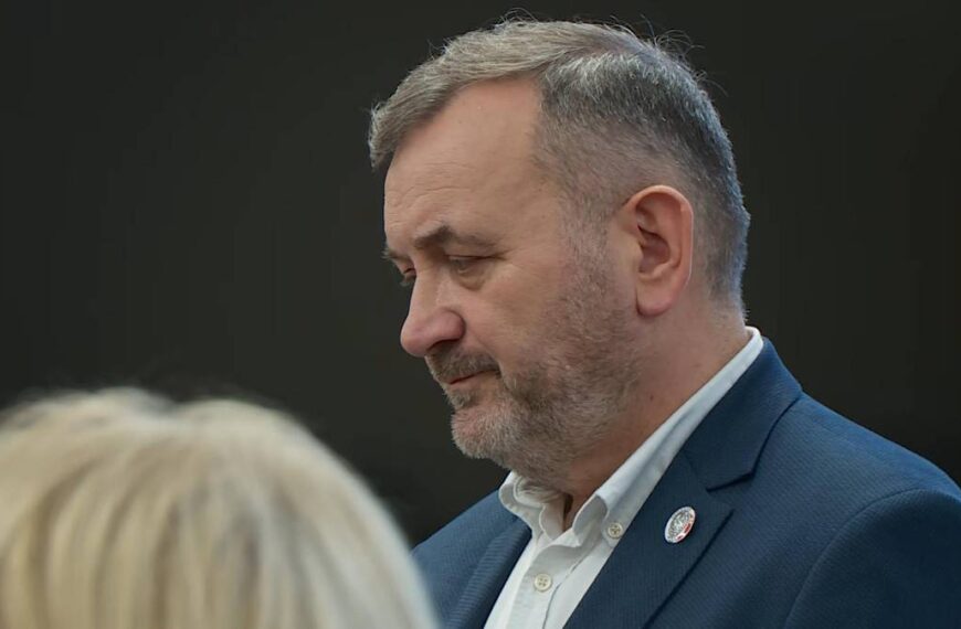 Senator Koalicji Obywatelskiej zawiesza członkostwo w partii. „Brudna walka polityczna”