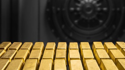 Złoto osiąga rekordowe ceny w 2025 r., inflacja dolewa oliwy do ognia