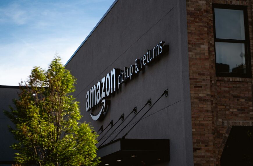 Amazon oskarżony o praktyki antykonkurencyjne. Pozew na kwotę 4 miliardów funtów